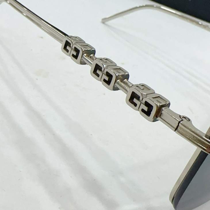 Picture of Givenchy Sunglasses _SKUfw76771634fw